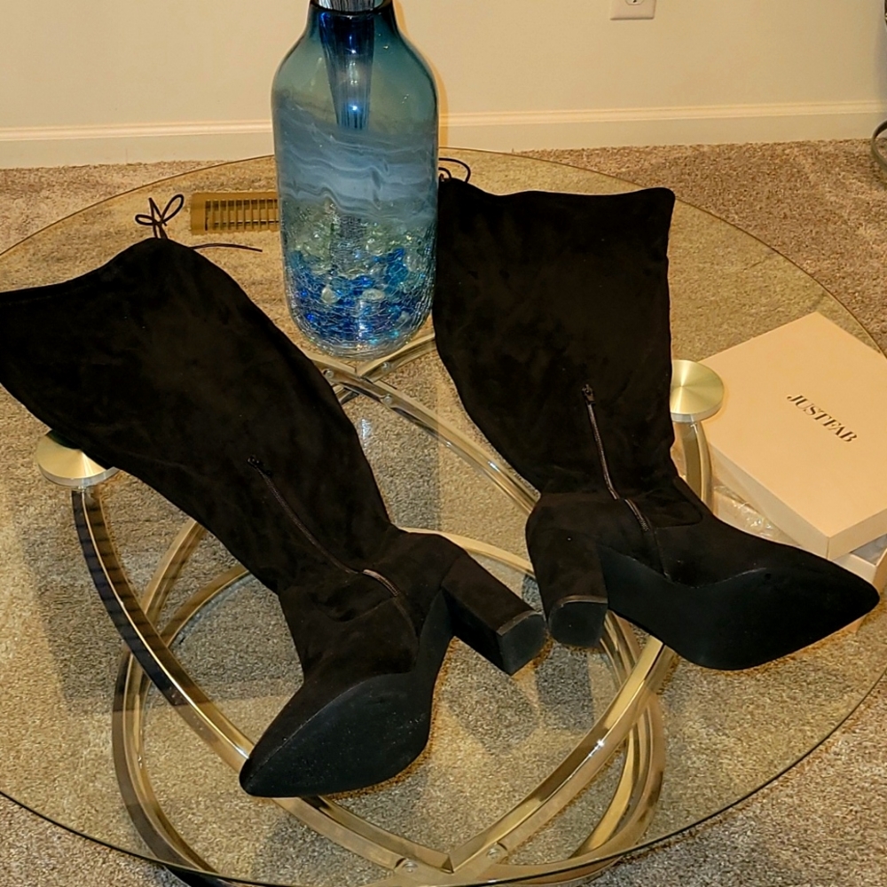 Audrina black soft suede feel thigh high 3 inch heeled boots in a sz. 9.5
